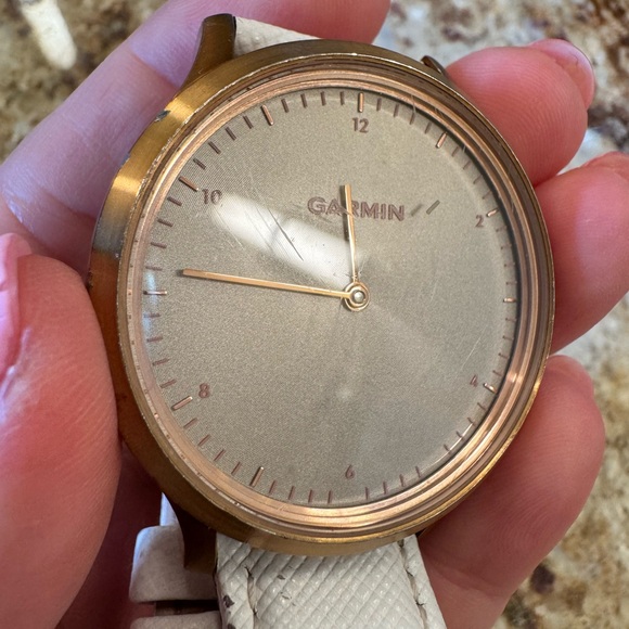 Garmin Vivomove HR smartwatch - Picture 1 of 6